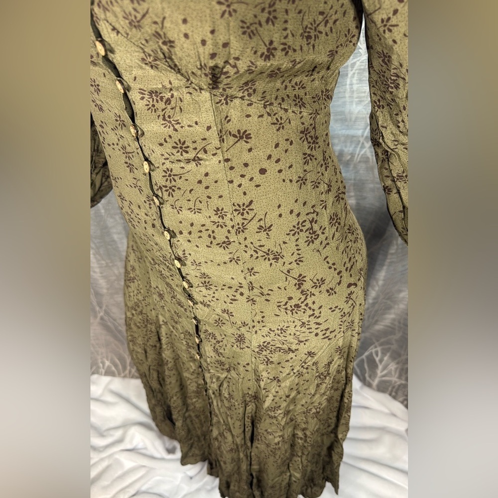 IN LOOM OLIVE FLORAL LONG SLEEVE MIDI DRESS S - Picture 7 of 9